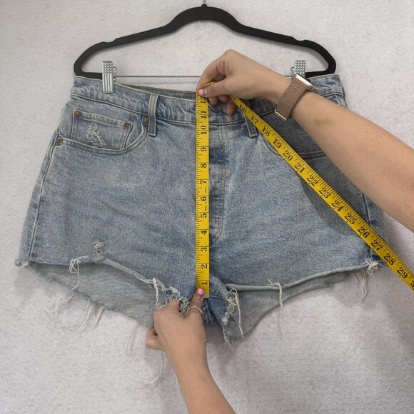 Levis 501 Shorts Womens 32 Blue High Rise Distressed Denim Cut Off Raw Hem - Picture 3 of 9